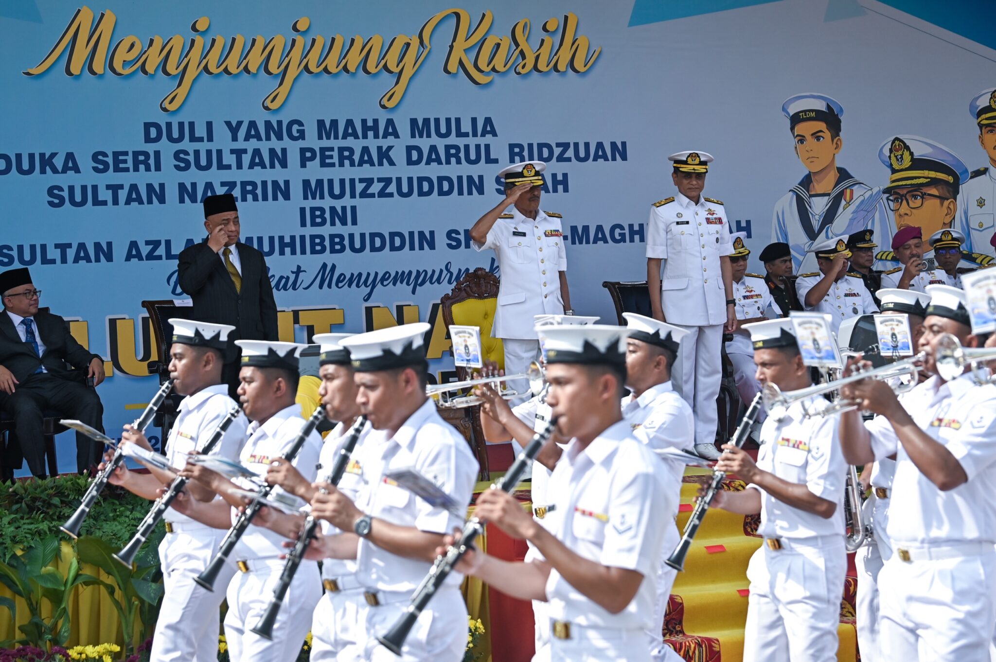 3,000 saksikan perbarisan ulang tahun ke-92 TLDM - Utusan Malaysia