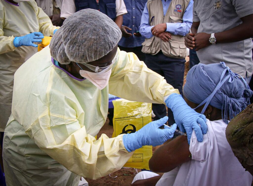 Vaksin Ebola baharu mungkin siap dalam beberapa bulan