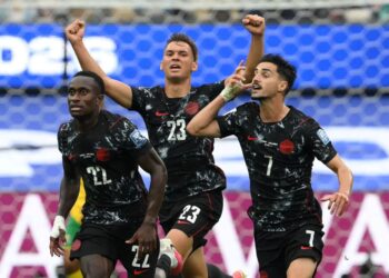 STEPHEN Eustaquio (kanan) meleda gol kemenangan ketika Kanada menewaskan Afrika Selatan dalam aksi pusingan 32 terbaik Piala Dunia 2026.-AFP