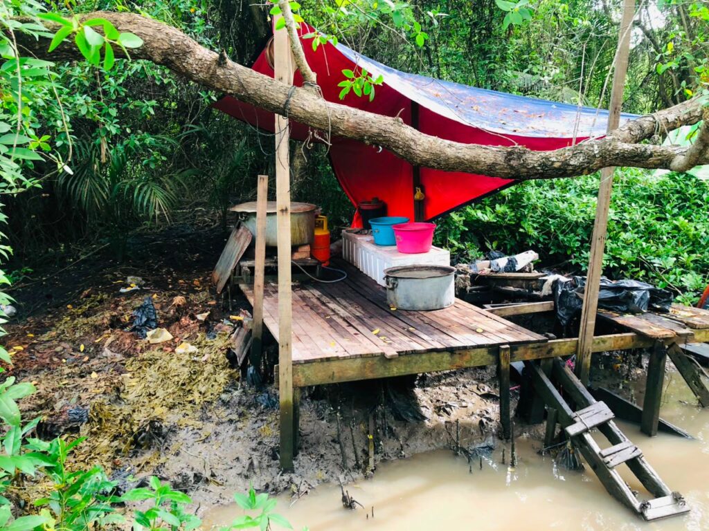 Malaysian agency seizes 180 packets of illegal 'ketum water'