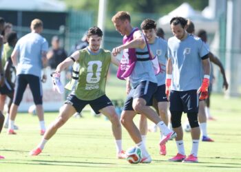 PEMAIN England menjalani latihan sebagai persiapan untuk aksi pertama Piala Dunia 2026.-AFP