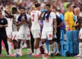 JUDE Bellingham melepaskan dahaga ketika aksi dihentikan seketika bagi memberi ruang kepada pemain mengambil minuman dalam perlawanan Kumpulan L Piala Dunia 2026 antara England dan Croatia di Stadium Dallas, Arlington, hari ini. – AFP