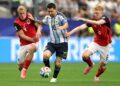 LIONEL Messi meledak dua gol ketika Argentina menewaskan Austria, semalam.-AFP