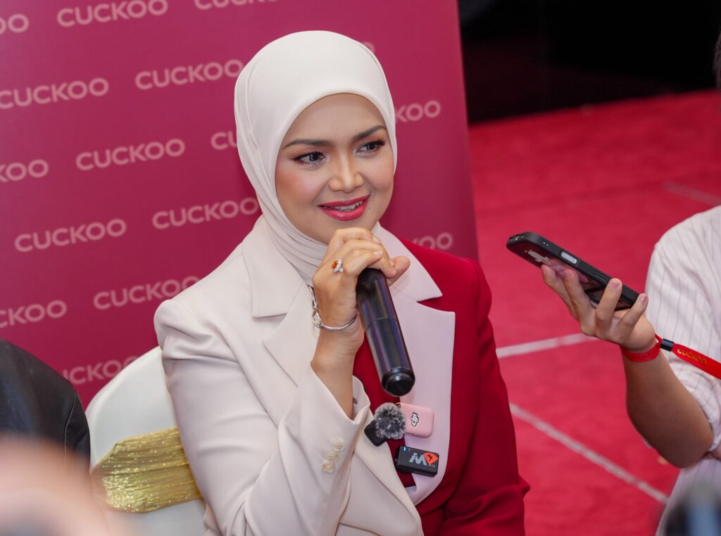 Siti Nurhaliza moved by fans' 'battle' for concert tickets