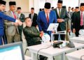 SULTAN Nazrin Muizzuddin Shah melawat Pusat Rehabilitasi Perkeso Sultan Nazrin Shah di Bandar Meru Raya di Ipoh, semalam.