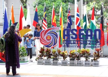 KONFLIK di Asia Barat turut mengheret ASEAN dalam berdepan isu ekonomi.