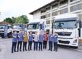 QUEK Wang (tengah) pada majlis pelancaran Dongfeng Heavy Industries sebagai pengedar rasmi trak Dongfeng di Malaysia baru-baru.