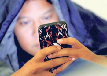 KEMEROSOTAN minda bukan sahaja melemahkan keupayaan berfikir tetapi turut mengubah cara manusia memahami kehidupan secara keseluruhan.
