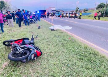 MOTOSIKAL dinaiki lelaki yang meninggal dunia akibat kemalangan di Jalan Titi Karangan-Baling berhampiran Inokom, Kulim.