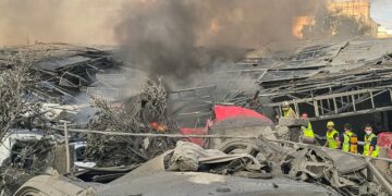 PERTEMPURAN antara dengan Israel dengan Hizbollah di Lubnan masih berlaku. - AFP