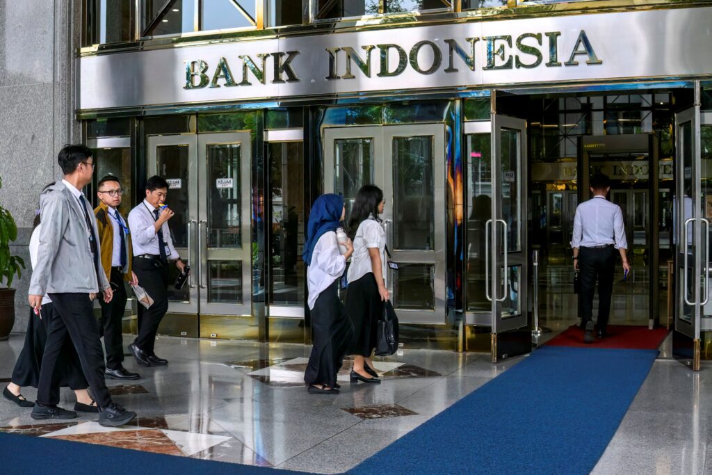 Indonesia benar ahli parlimen nilai prestasi bank pusat
