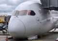 MUNCUNG pesawat Lufthansa ‘tersembam’ di atas landasan. -  Flightradar24
