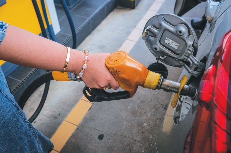 Oil prices expected to reach $65 per barrel by October