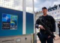 PEGAWAI polis Sweden berkawal di Helsingborg, menjelang Mesyuarat Menteri-Menteri Luar NATO pada 21 Mei lalu.- AFP