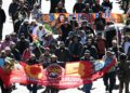 PENUNJUK perasaan berarak untuk membantah kerajaan Presiden Rodrigo Paz di La Paz, Bolivia.- AFP