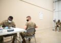 SEORANG askar AS mendapat vaksin di Fort Knox. - AFP