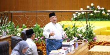 ABU Bakar Hamzah dalam sesi penggulungan sesi DUN Perlis di Kangar, Perlis hari ini.-UTUSAN/ADIB AKHYAR
