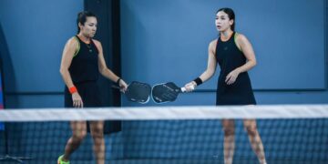 DELIA Arnold  (kiri) kini akrif menyertai kejohanan pickleball di dalam dan luar negara.