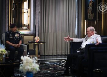 Yang di-Pertuan Agong, Sultan Ibrahim berkenan menerima menghadap Ketua Polis Negara, Tan Sri Mohd. Khalid Ismail di Istana Bukit Tunku, Kuala Lumpur hari ini.