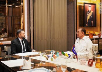 TUNKU Mahkota Ismail menerima menghadap Anwar di Kuala Lumpur hari ini.- FB HRH Crown Prince of Johor