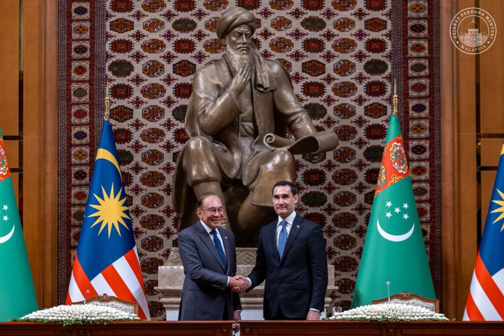 Malaysia, Turkmenistan Forge Strategic Cooperation with Document Exchange