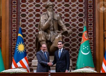 Perdana Menteri, Dat uk Seri Anwar Ibrahim bersama Presiden Serdar Berdimuhamedow semasa sidang media bersama di Ashgabat, Turkmenistan. 19 Jun 2026.-Pejabat Perdana Menteri.