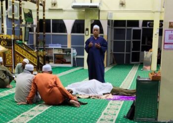 ALLAHYARHAM Md. Zahir Hamid yang rebah pada rakaat  ketiga sebelum disahkan meninggal dunia semasa menunaikan solat Isyak di Masjid Nurul Iman, Kampung Titi Teras di Yan.