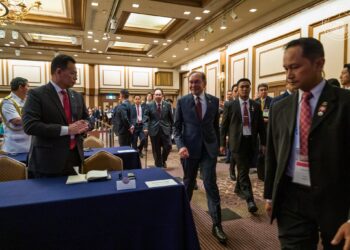 ANWAR Ibrahim menyampaikan ucaptama di Persidangan Antarabangsa Nikkei Future of Asia di Tokyo, Jepun bertajuk Navigating Strategic Uncertainty. PEJABAT PERDANA MENTERI