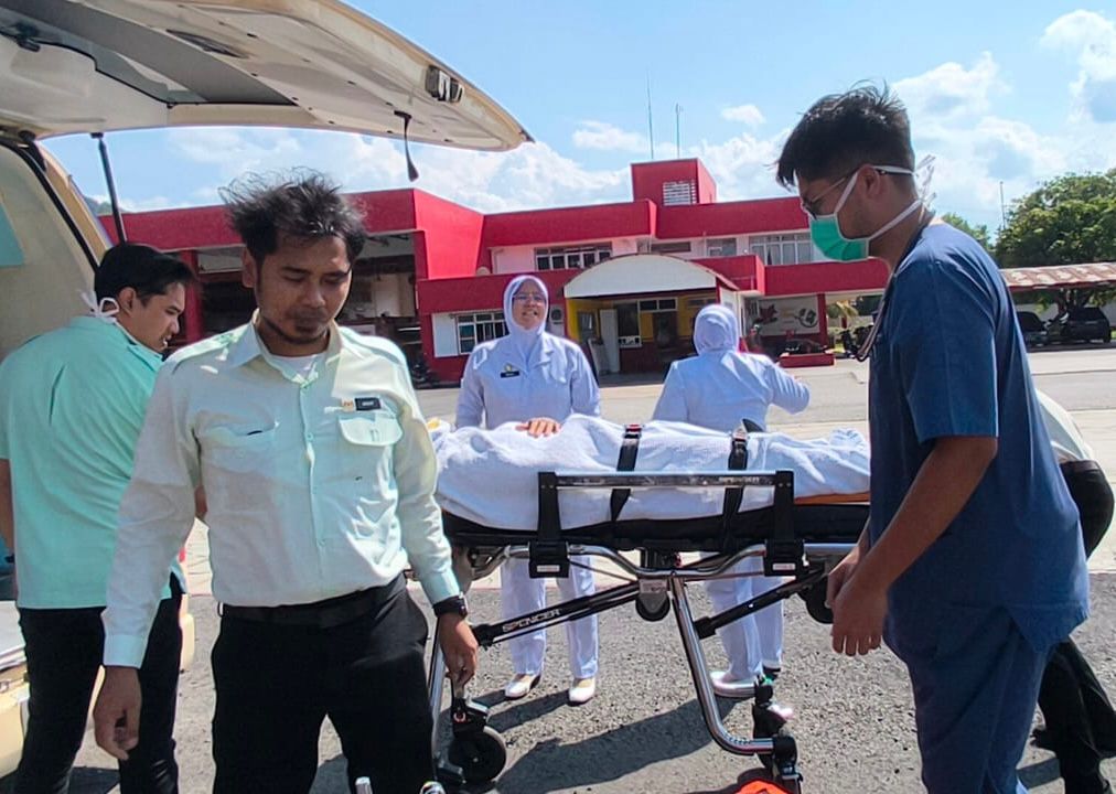 Orang Asli berlumuran darah dihempap pokok sempat  jalan kak