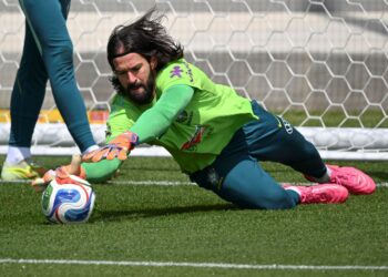 PENJAGA Gol Brazil, Alisson Becker sedia memberi aksi terbaik di Piala Dunia 2026.-AFP