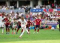 Anthony Gordon menyempurnakan penalti sekali gus meledak gol kedua ketika membantu England menang 3-0 ke atas Costa Rica dalam satu aksi persahabatan di Orlando, semalam. - AFP