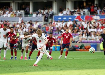 Anthony Gordon menyempurnakan penalti sekali gus meledak gol kedua ketika membantu England menang 3-0 ke atas Costa Rica dalam satu aksi persahabatan di Orlando, semalam. - AFP