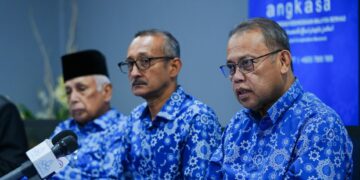 Abdul Fattah Abdullah bercakap pada sidang akhbar Mesyuarat Agung Perwakilan Angkasa Ke 40 (MAPA) 2026 di Wisma Ungku Aziz, Petaling Jaya semalam. – UTUSAN/SADDAM YUSOFF