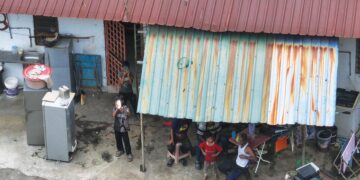 Sebuah lagi perkampungan haram etnik Rohingya didirikan di kawasan terpencil Sungai Tekali, Hulu Langat berhampiran penempatan haram Rohingya yang tular baru-baru ini. – UTUSAN/SHIDDIEQIIN ZON