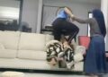 TANGKAP layar rakaman video tular memaparkan seorang lelaki memukul seorang pembantu rumah warga Indonesia di sebuah kediaman di Taman Johor, Johor Bahru.
