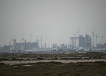 LETUPAN berlaku di zon perindustrian Ras Laffan. - AFP