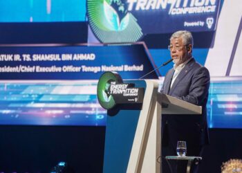 SHAMSUL Ahmad ketika menyampaikan ucapan pada Majlis Pelancaran ETCon26 di Pusat Konvensyen Kuala Lumpur (KLCC) hari ini.