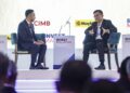 AKMAL Nasrullah Mohd. Nasir (kanan) ketika bercakap dalam sesi bual bicara yang dikendalikan oleh Ketua Pegawai Ekskutif Kumpulan CIMB, Novan Amirudin dalam Program Invest Malaysia yang berlansung di Mandarin Oriental di sini, hari ini. - UTUSAN/MUHAMAD IQBAL ROSLI