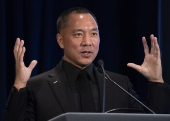 GUO Wengui didapati bersalah menipu ribuan orang. - AFP
