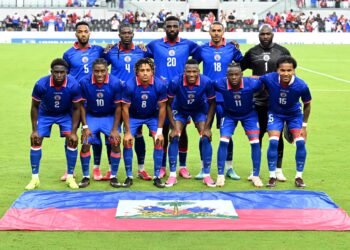 Hanya beberapa hari sebelum memulakan kempen Piala Dunia 2026, skuad kebangsaan Haiti diarah ubah reka bentuk jersi mereka. - AFP