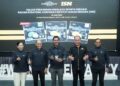 MORDI Bimol (tengah) bersama Kenny Low (dua dari kanan) pada Majlis Perasmian Himalaya Sports sebagai rakan strategik korporat Institut Sukan Negara (ISN) di Dewan Perdana Institut Sukan Negara (ISN) di sini, hari ini. - UTUSAN/ISKANDAR ISHAK