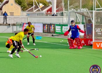 SKUAD Hoki negara giat menjalani latihan sebelum turun menentang Scotland di Cape Town, esok.-IHSAN FB MHC