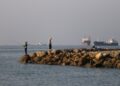 TENTERA AS menafikan Selat Hormuz ditutup oleh Iran. - AFP