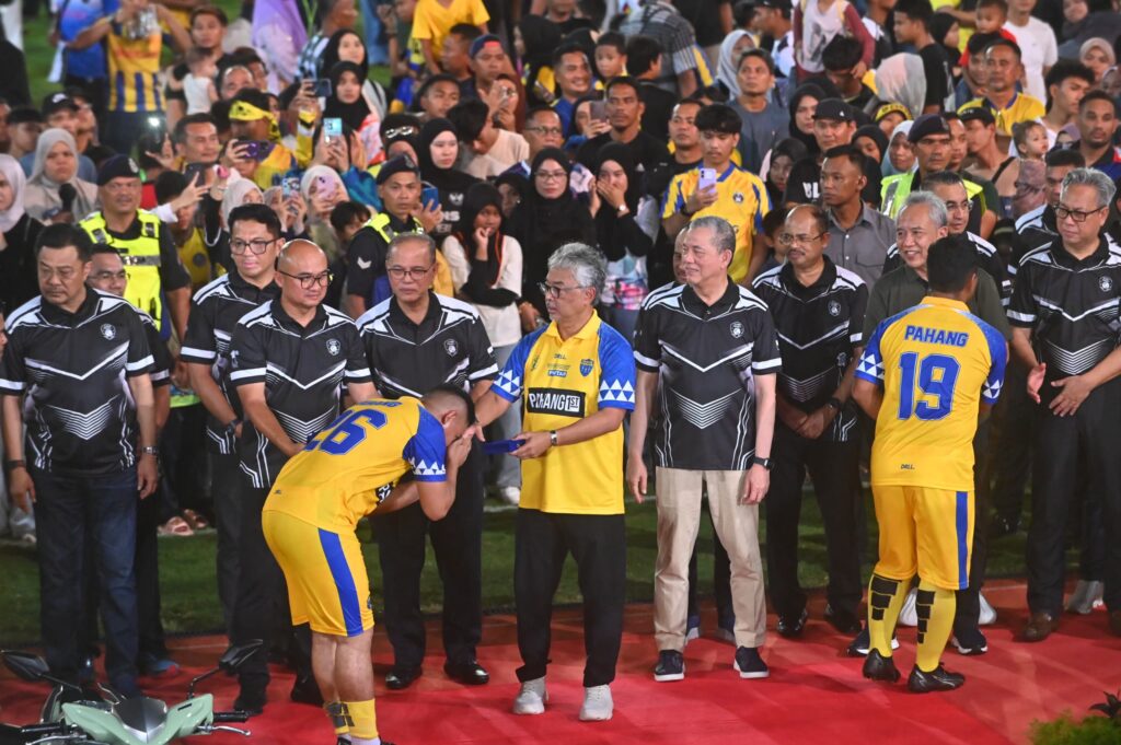 Liga Rakyat Pahang 1st gegar Stadium Darul Makmur, lebih 30,000 penyokong hadir