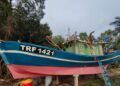 BOT yang dinaiki tiga nelayan yang tenggelam di Perairan Kemaman, Terengganu. - MEDIA SOSIAL