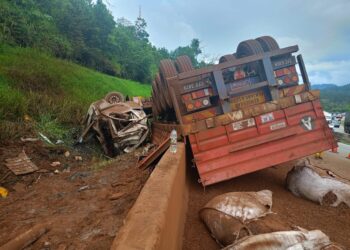 PEMANDU treler terlibat nahas di Kilometer 43 Lebuhraya Kuala Lumpur–Karak (KLK) positif dadah jenis Methamphetamine.