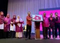 ZAMANI Ibrahim melancarkan Majlis Pelancaran Jentera dan Persiapan PRN Berjasa Negeri Sembilan di Seremban, hari ini. -UTUSAN / NOR SHAFIQAH MOHD. GHAZALI