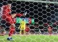 MOHANNAD ABUTAHA menendang bola dengan penuh kecewa selepas Algeria menjaringkan gol kemenangan pada penghujung perlawanan yang menyaksikan Jordan tewas 1-2 dalam aksi Kumpulan J Piala Dunia 2026 di Stadium San Francisco Bay Area, Santa Clara, California. – AFP