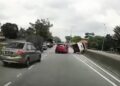 Proton Iriz tukar lorong