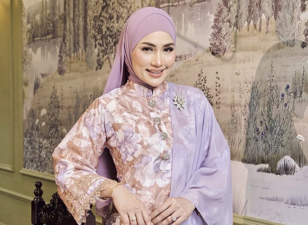 Fasha Sandha enggan komen isu buka tudung